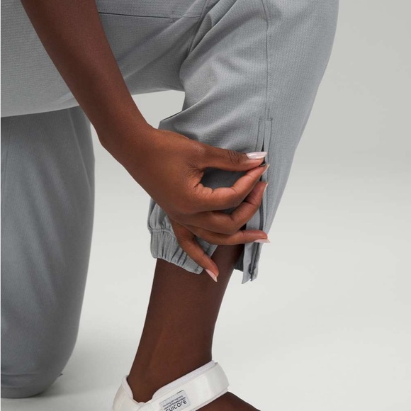 Lululemon Essential Affinity Mid-Rise Jogger *27” - Picture 2 of 8